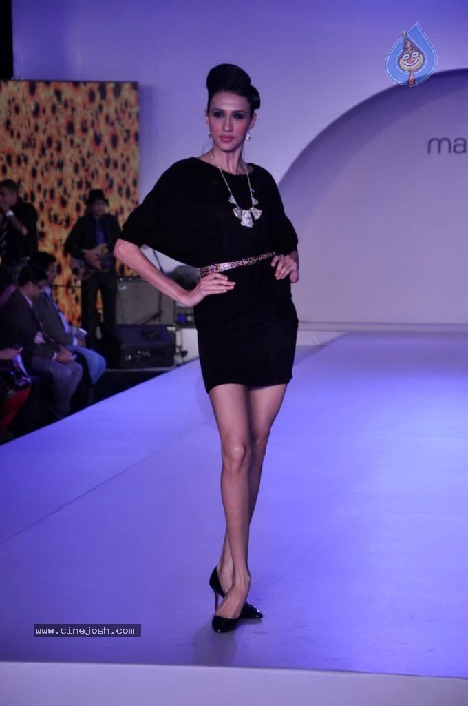 Shazahn Padamsee Walks the Ramp at Autumn Collection Event - 57 / 58 photos