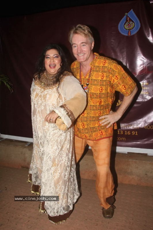 Sheesha Sky Lounge Gold Party - 17 / 62 photos