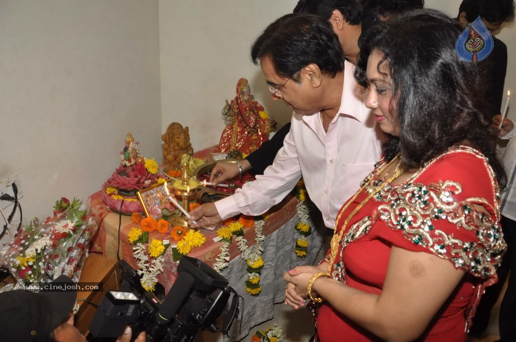 Sherawali ke Nagariya Mein Devotional Album Launch - 6 / 29 photos