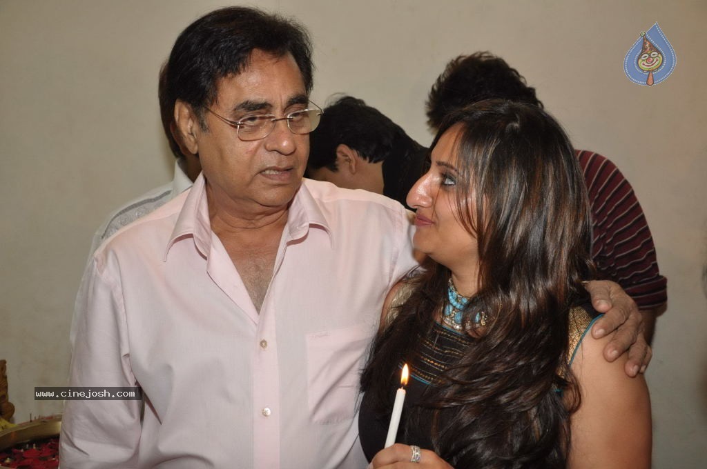 Sherawali ke Nagariya Mein Devotional Album Launch - 27 / 29 photos