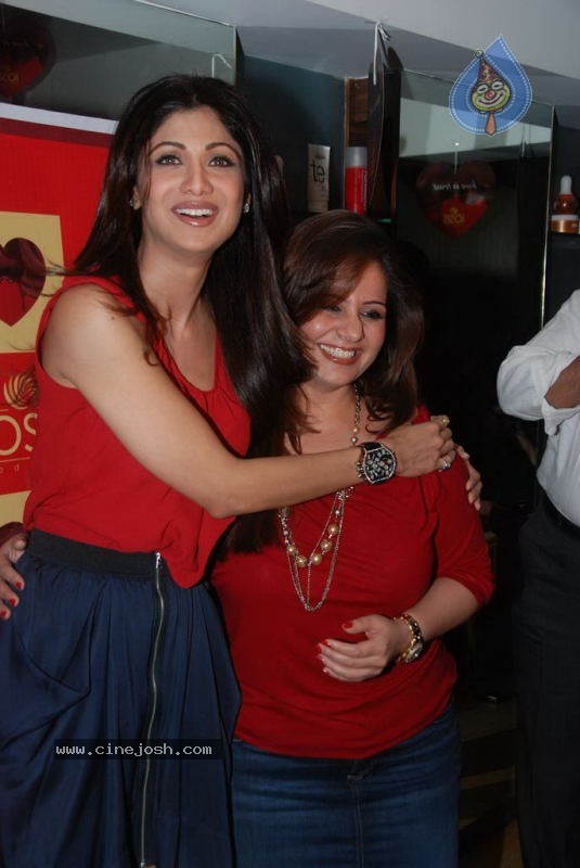 Shilpa Shetty at IOSIS Event Gallery - 7 / 48 photos