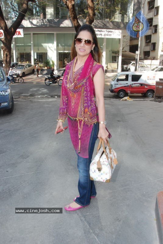 Shilpa Shetty at IOSIS Event Gallery - 16 / 48 photos