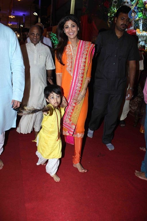 Shilpa Shetty at ISKCON Temple - 1 / 21 photos