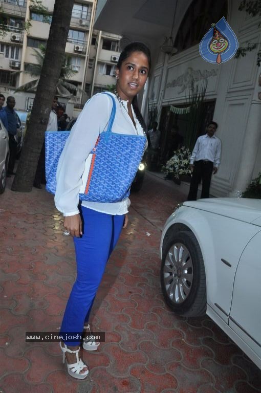Celebs at Shilpa Shetty Baby Shower Function - 24 / 44 photos