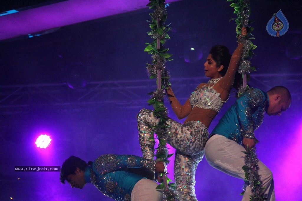 Shilpa Shetty Performs at Nach Baliye - 59 / 65 photos