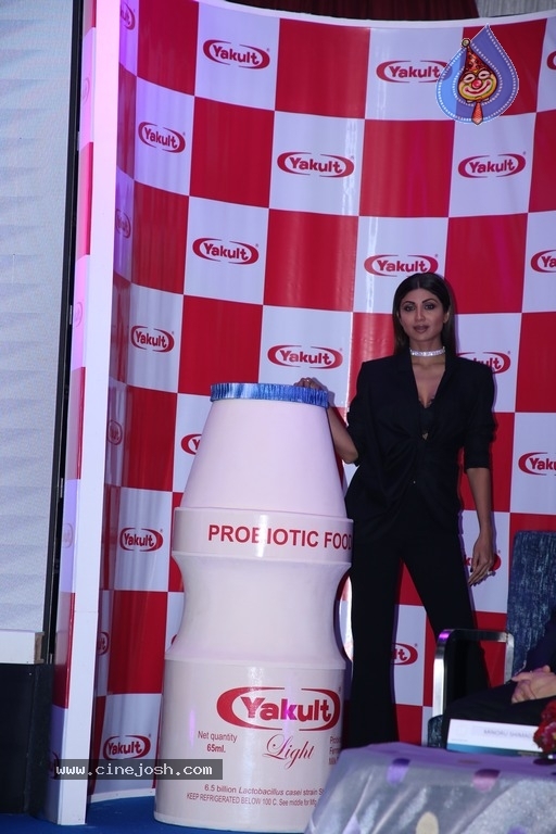 Shilpa Shetty Unveil New Yakult Light Photos - 7 / 9 photos
