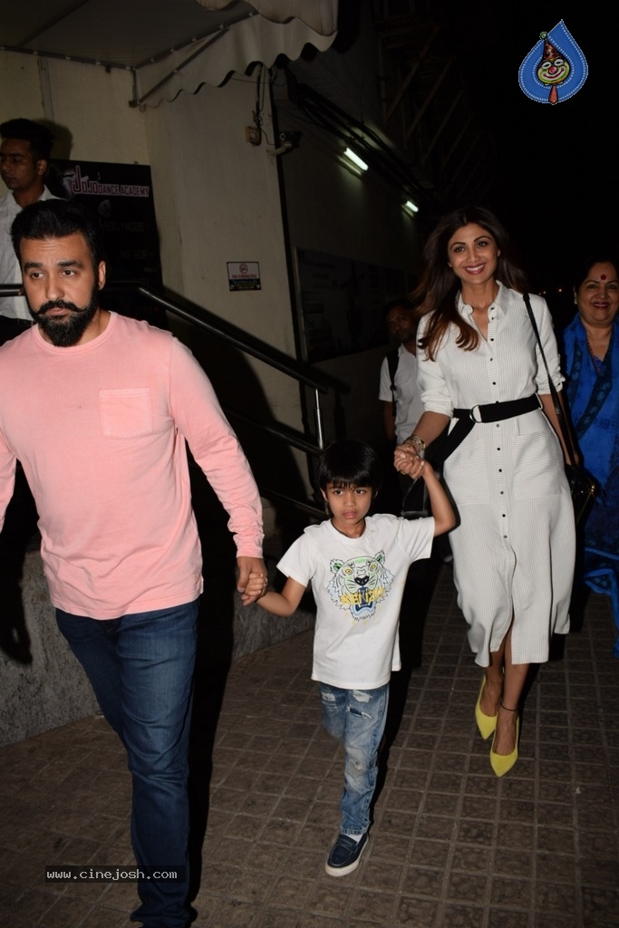 Shilpa Shetty With Family Spotted At PVR - 9 / 9 photos