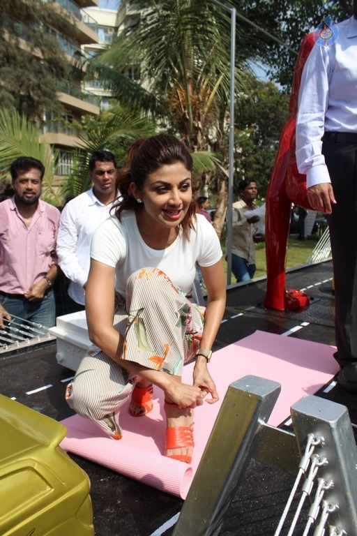 Shilpa Shetty Yoga Pose Statue Inauguration Pics - 38 / 38 photos