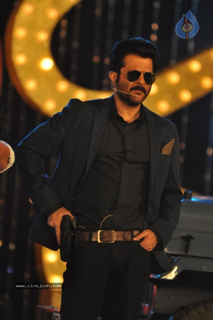Shootout at Wadala Music Launch - 37 / 58 photos