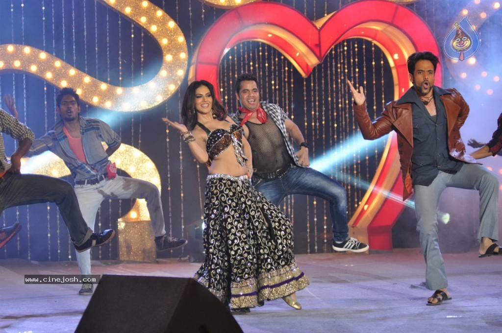 Shootout at Wadala Music Launch - 50 / 58 photos