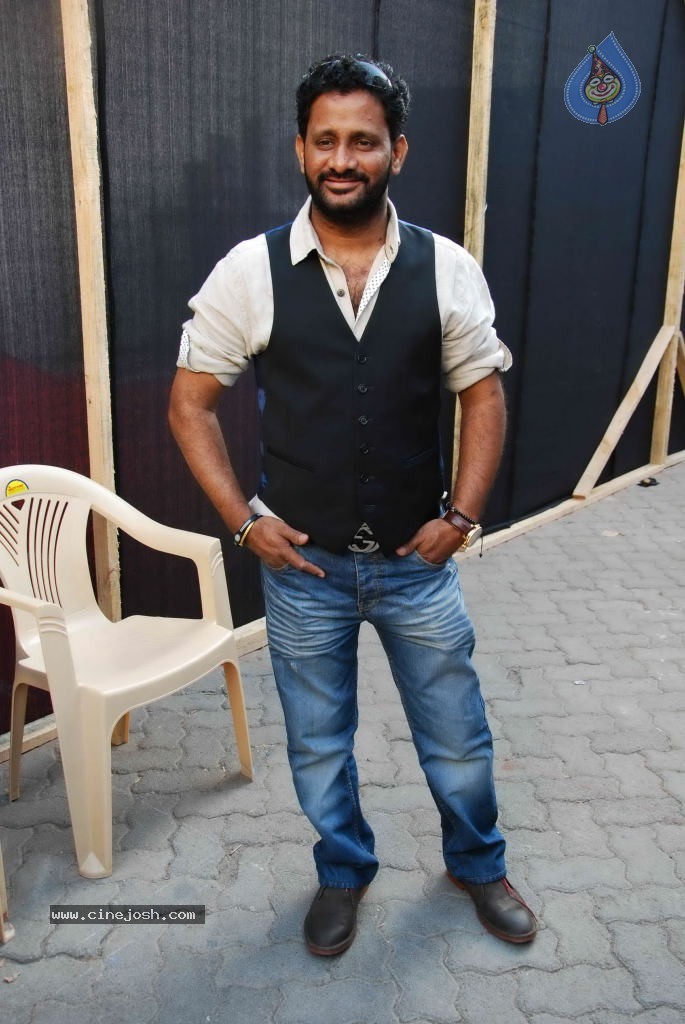 Shootout at Wadala Press Meet - 10 / 86 photos