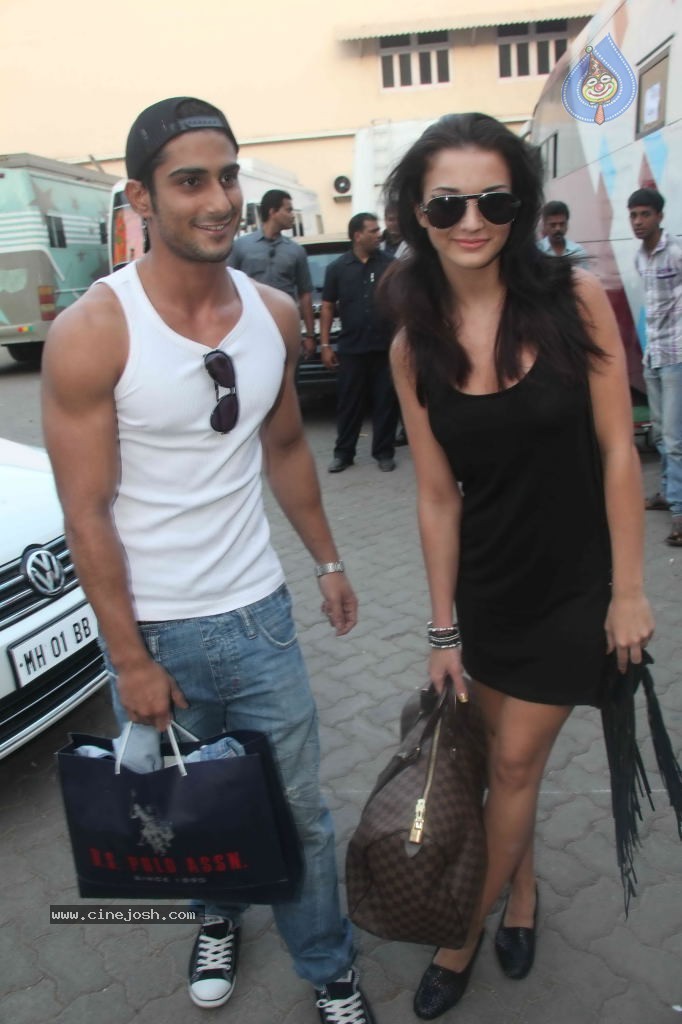 Shootout at Wadala Press Meet - 30 / 86 photos