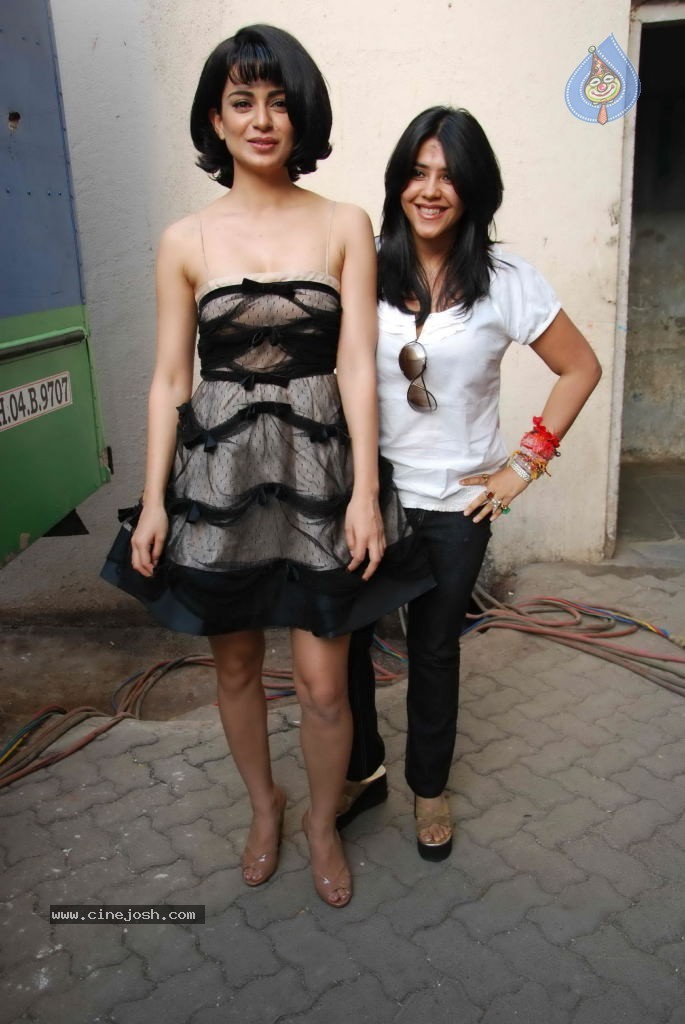 Shootout at Wadala Press Meet - 35 / 86 photos