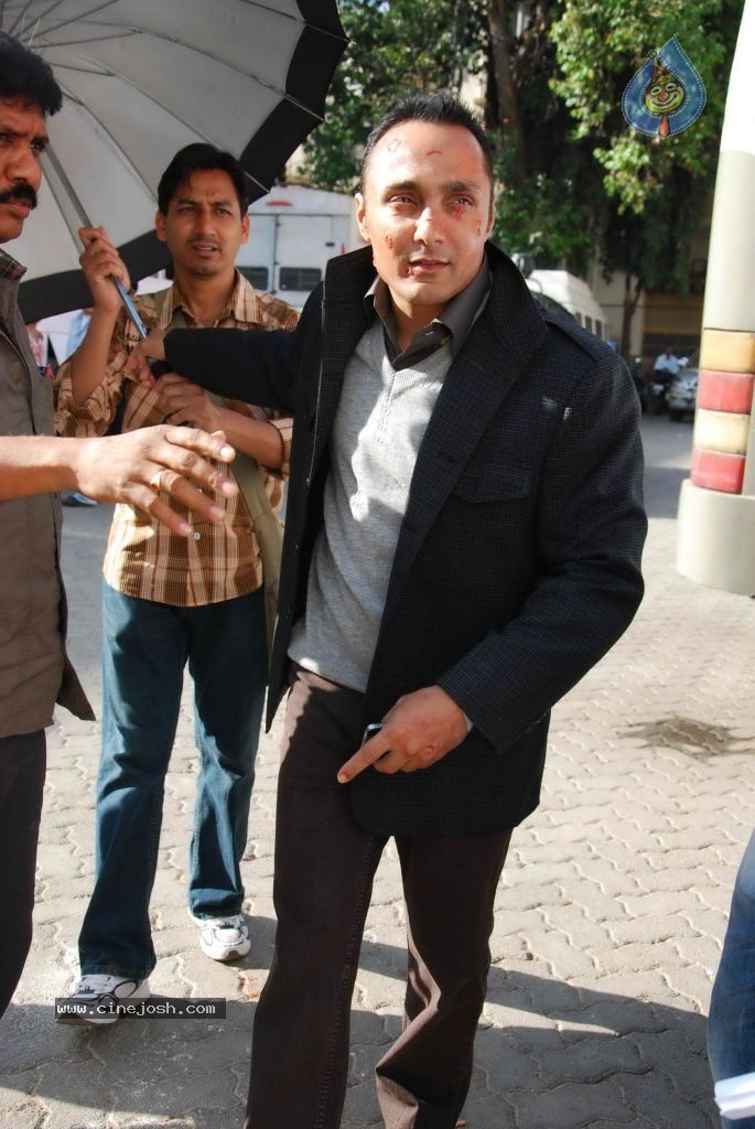 Shootout at Wadala Press Meet - 42 / 86 photos