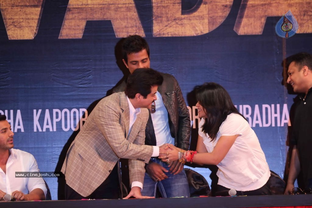Shootout at Wadala Press Meet - 48 / 86 photos