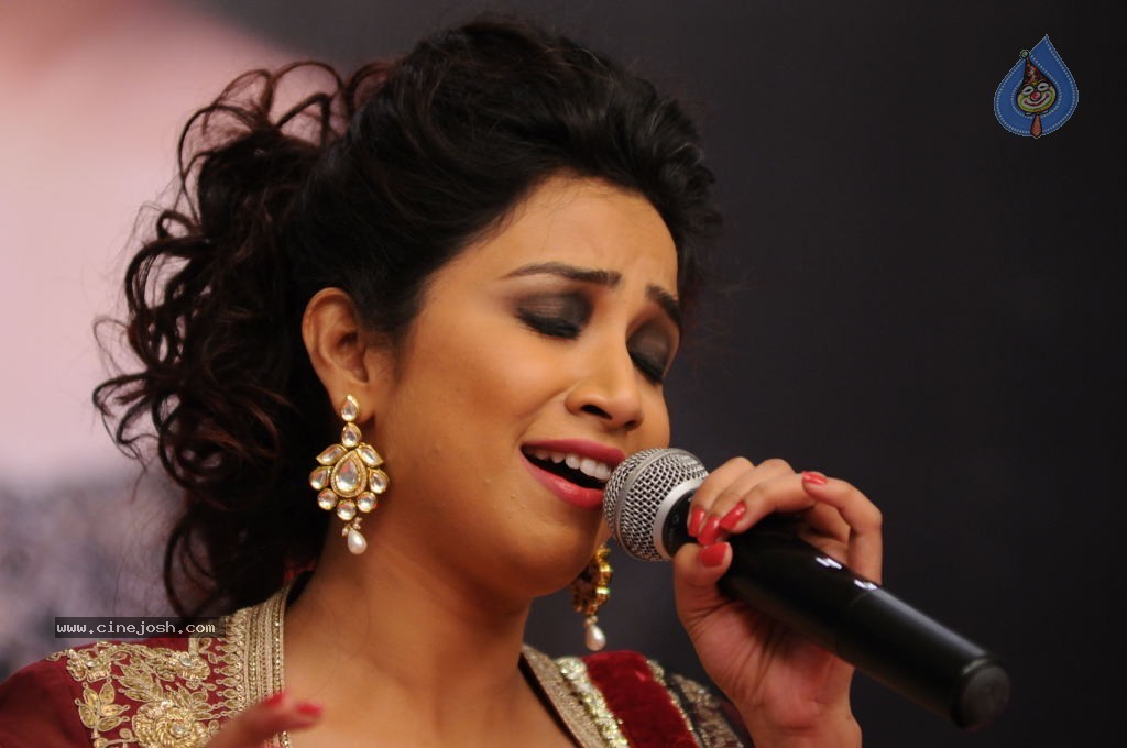Shreya Ghoshal Humnasheen Ghazal Album Launch - 1 / 42 photos