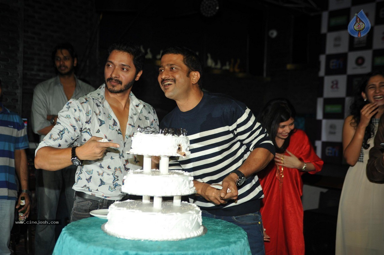 Shreyas Talpade Birthday Party - 13 / 60 photos