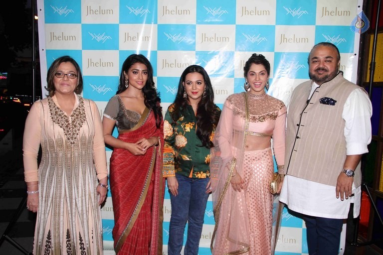 Shriya at Jhelum Store Launch - 4 / 21 photos