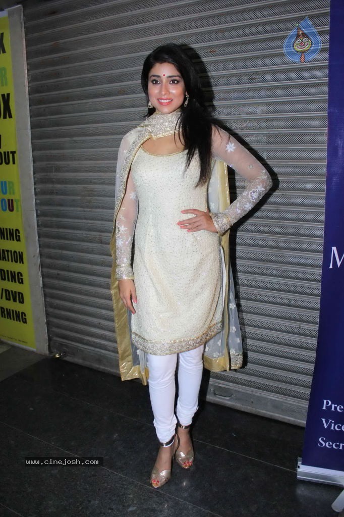 Shriya Launches Inner Wheel Club Store - 30 / 33 photos