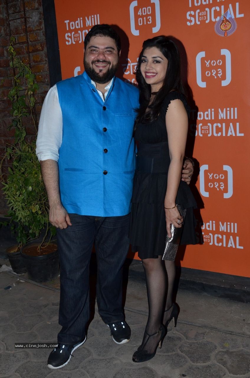 Shriya Saran at Todi Mill Social Restaurant Launch - 17 / 25 photos