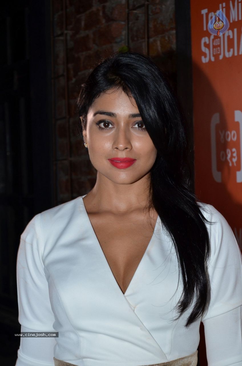 Shriya Saran at Todi Mill Social Restaurant Launch - 23 / 25 photos