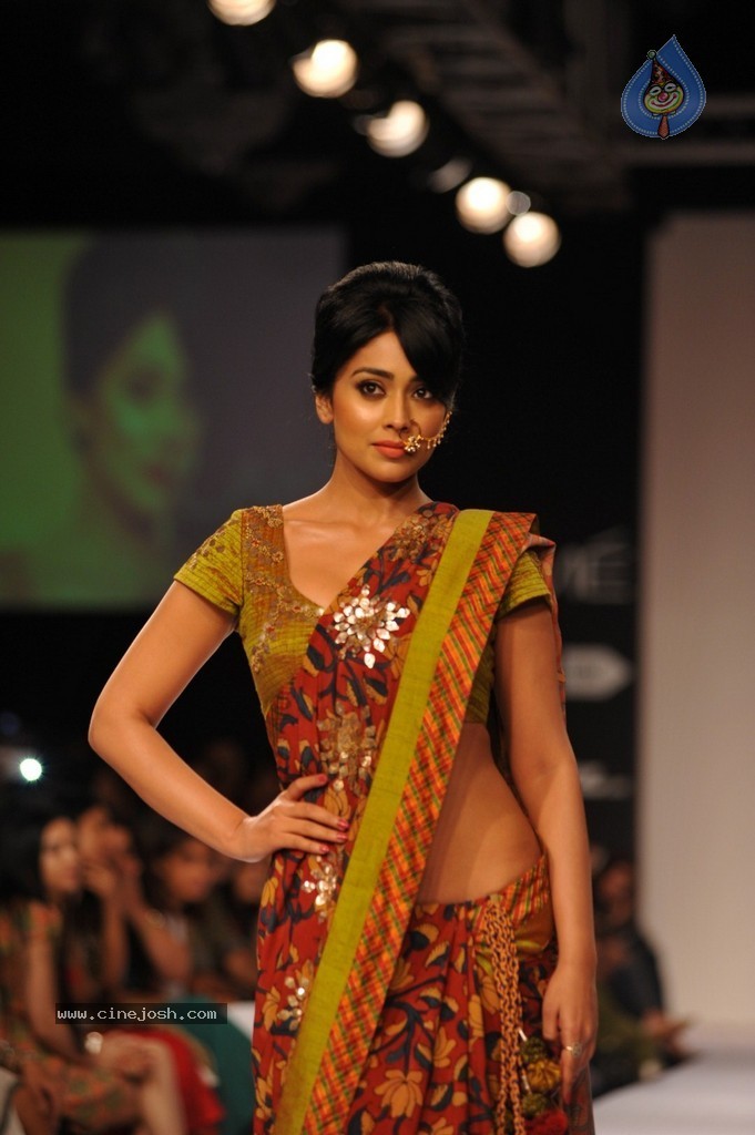 Shriya Walks the Ramp at LFW Winter Festive 2014 - 5 / 40 photos