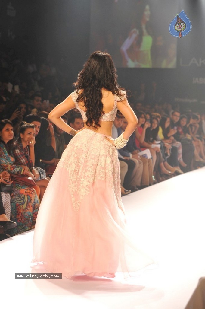 Shruti Haasan n Ileana Walks the Ramp at LFW 2014 - 3 / 28 photos