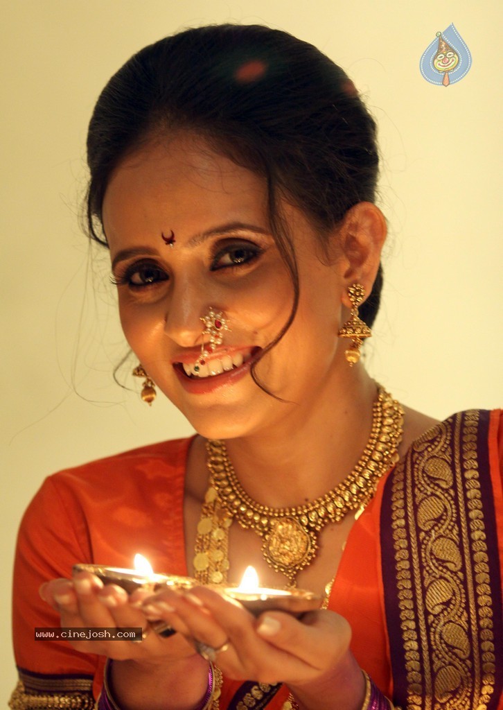 Shweta Khanduri Diwali Special Photo Shoot - 12 / 37 photos