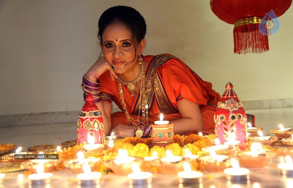 Shweta Khanduri Diwali Special Photo Shoot - 13 / 37 photos