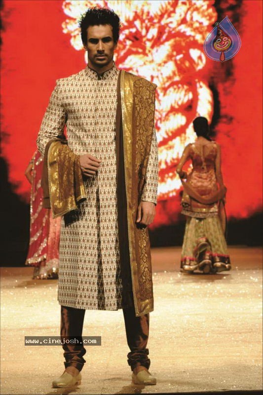 Shyamal Bhumika Ahmedabad Fashion Show - 18 / 83 photos