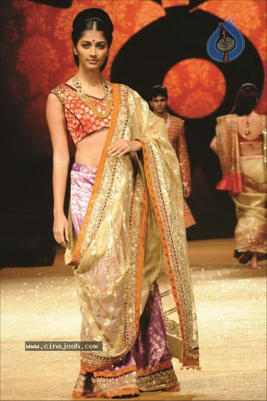 Shyamal Bhumika Ahmedabad Fashion Show - 23 / 83 photos