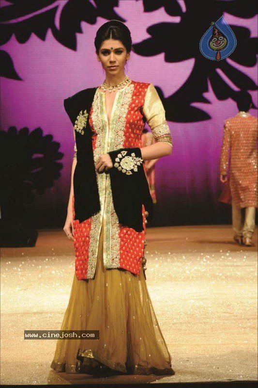 Shyamal Bhumika Ahmedabad Fashion Show - 32 / 83 photos