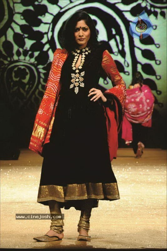 Shyamal Bhumika Ahmedabad Fashion Show - 44 / 83 photos