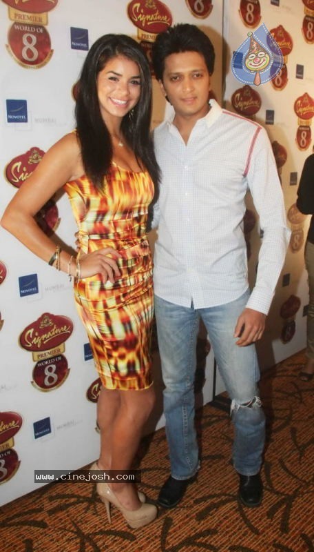Signature Fashion Tour Ramp Walk Show - 27 / 47 photos