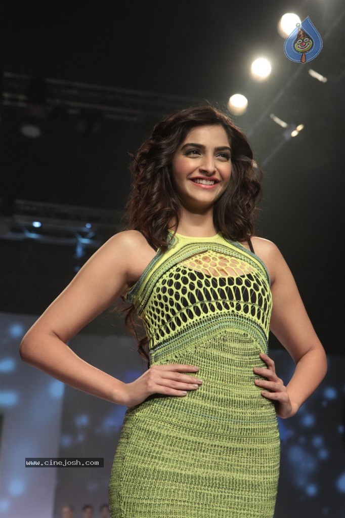 Signature International Fashion Weekend Photos - 33 / 75 photos