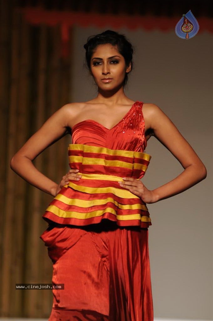 Silhouettes 16th Annual Fashion Awards 2012 - 6 / 45 photos