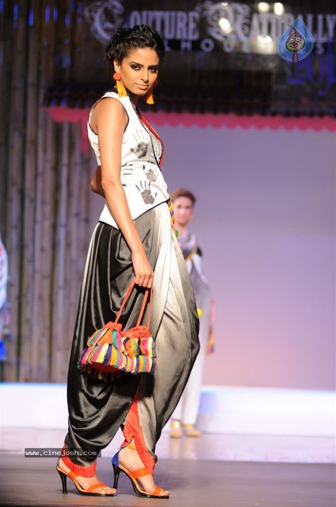 Silhouettes 16th Annual Fashion Awards 2012 - 7 / 45 photos