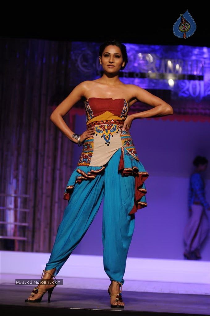 Silhouettes 16th Annual Fashion Awards 2012 - 22 / 45 photos