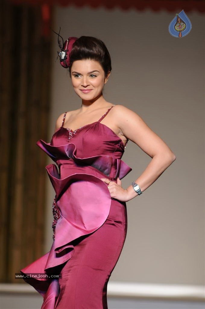Silhouettes 16th Annual Fashion Awards 2012 - 38 / 45 photos