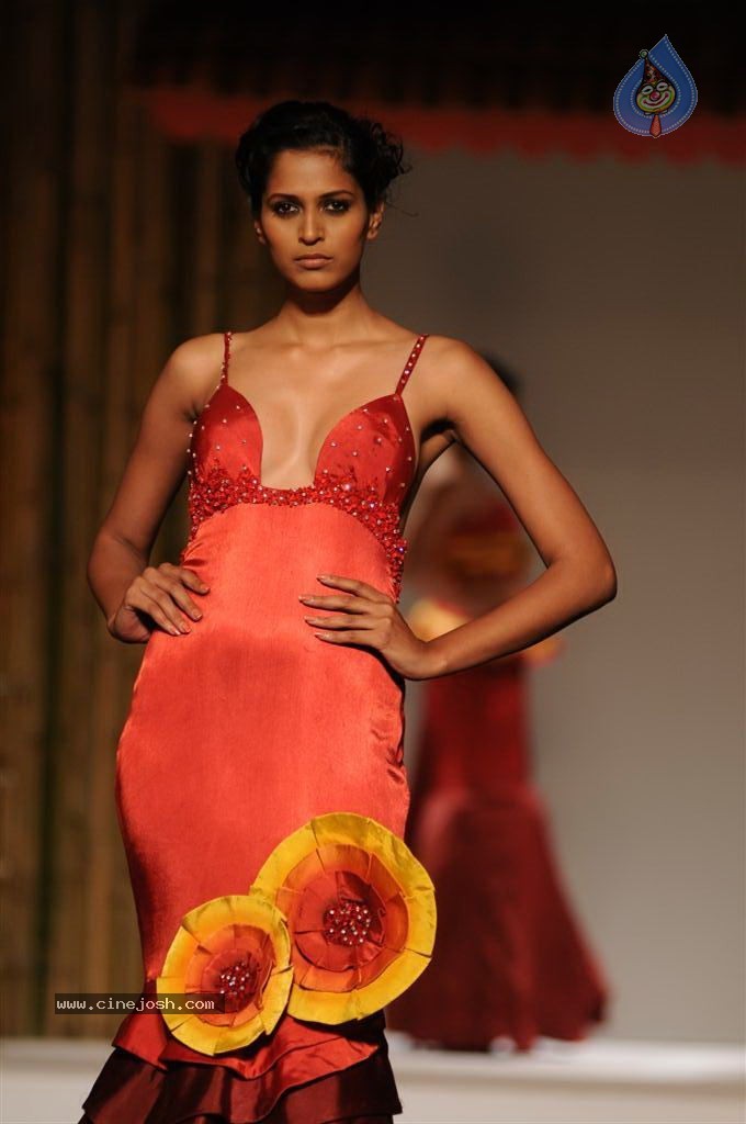 Silhouettes 16th Annual Fashion Awards 2012 - 41 / 45 photos