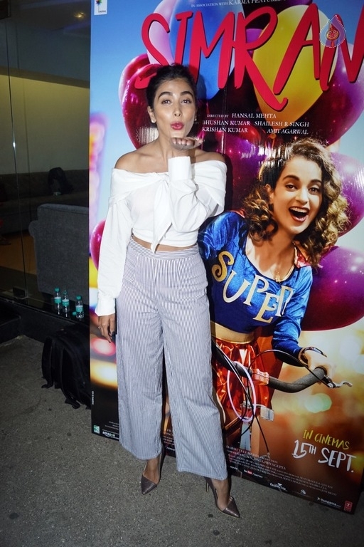 Simran Film Special Screening - 19 / 35 photos