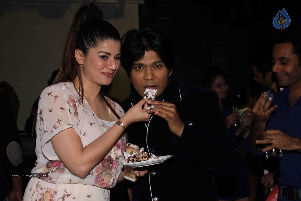 Singer Ankit Tiwari Bday Party - 33 / 64 photos
