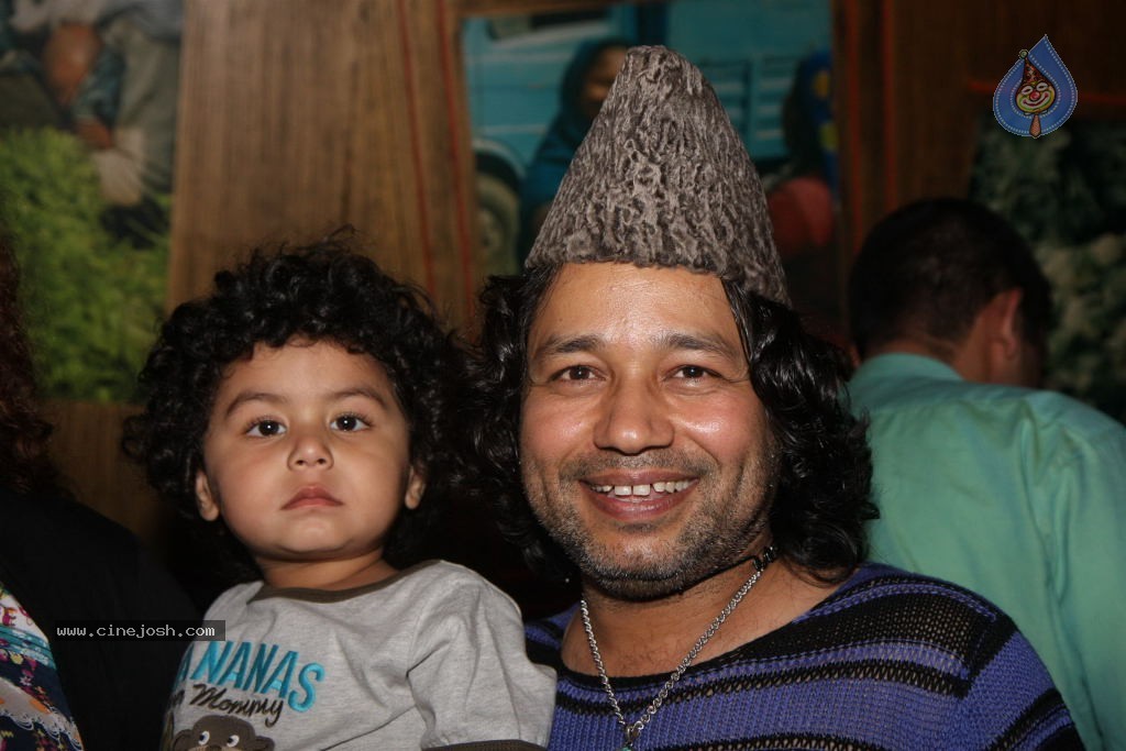 Singer Kailash Kher Bday Party - 5 / 36 photos