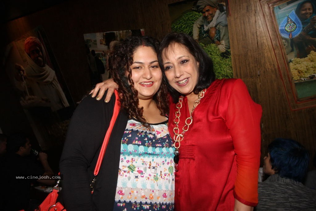 Singer Kailash Kher Bday Party - 13 / 36 photos