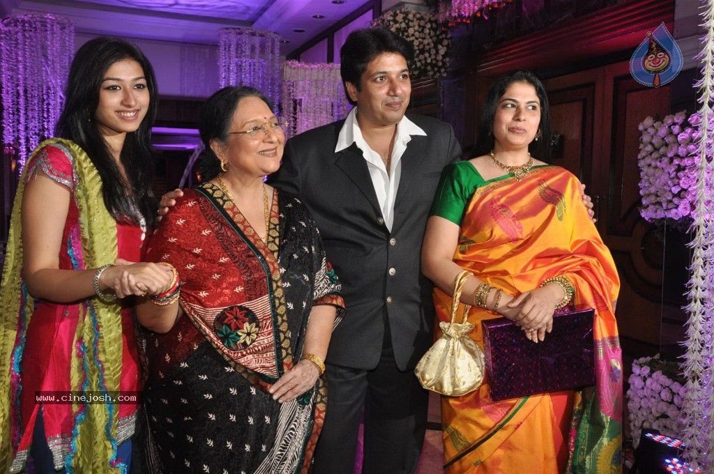 Singer Sunidhi Chauhan Wedding Reception - 23 / 64 photos