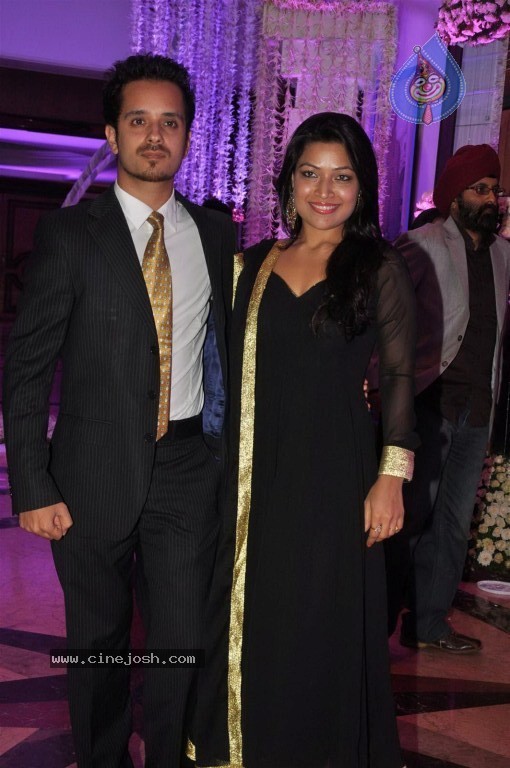 Singer Sunidhi Chauhan Wedding Reception - 37 / 64 photos