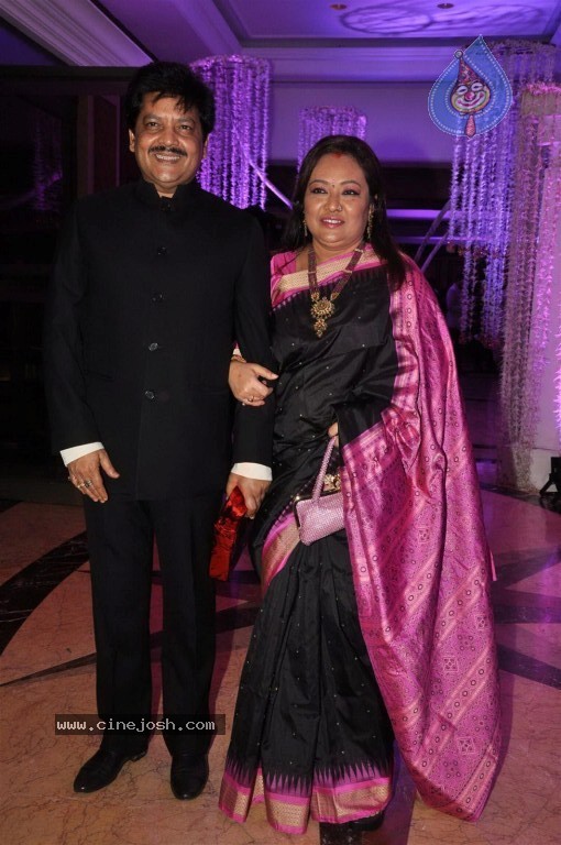 Singer Sunidhi Chauhan Wedding Reception Photo 43 Of 64