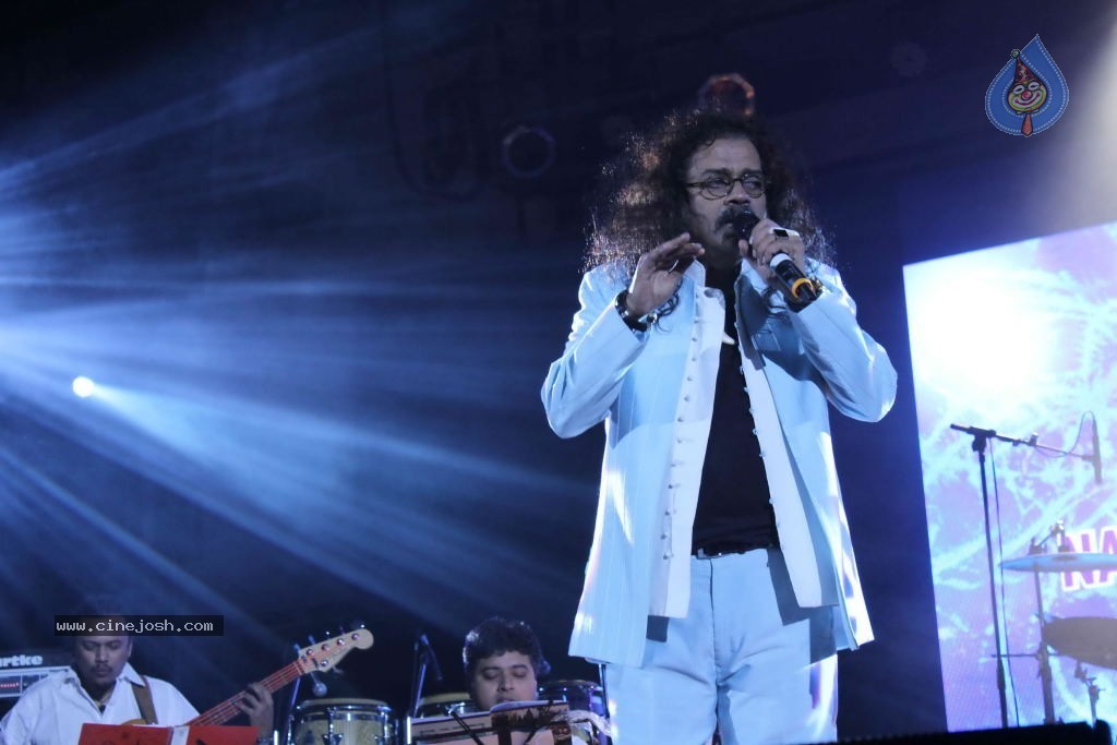 Singers at Kings in Concert Event - 27 / 43 photos