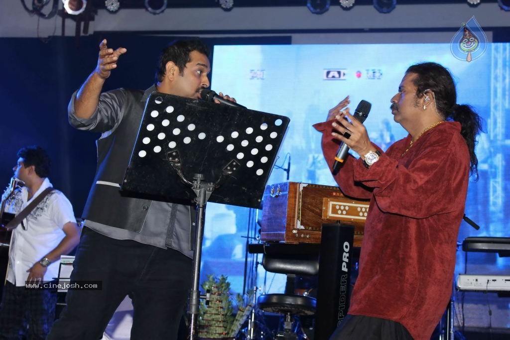 Singers at Kings in Concert Event - 38 / 43 photos