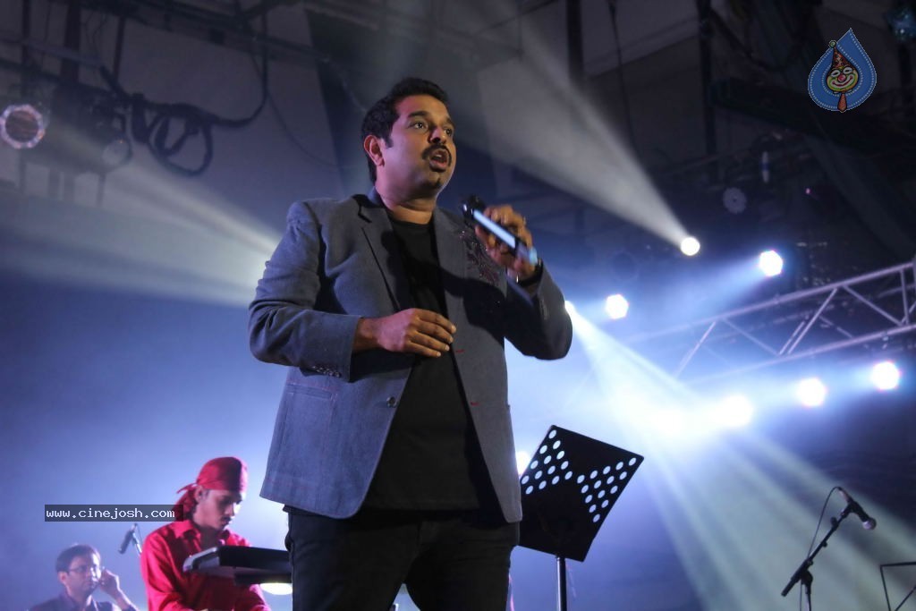 Singers at Kings in Concert Event - 40 / 43 photos